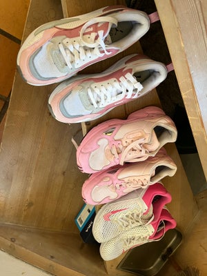 Sneakers, str. 39, Nike, Adidas og Puma ,  Hvide / pink/ lyserød,  Form ,  Næsten som ny, 3 par snea