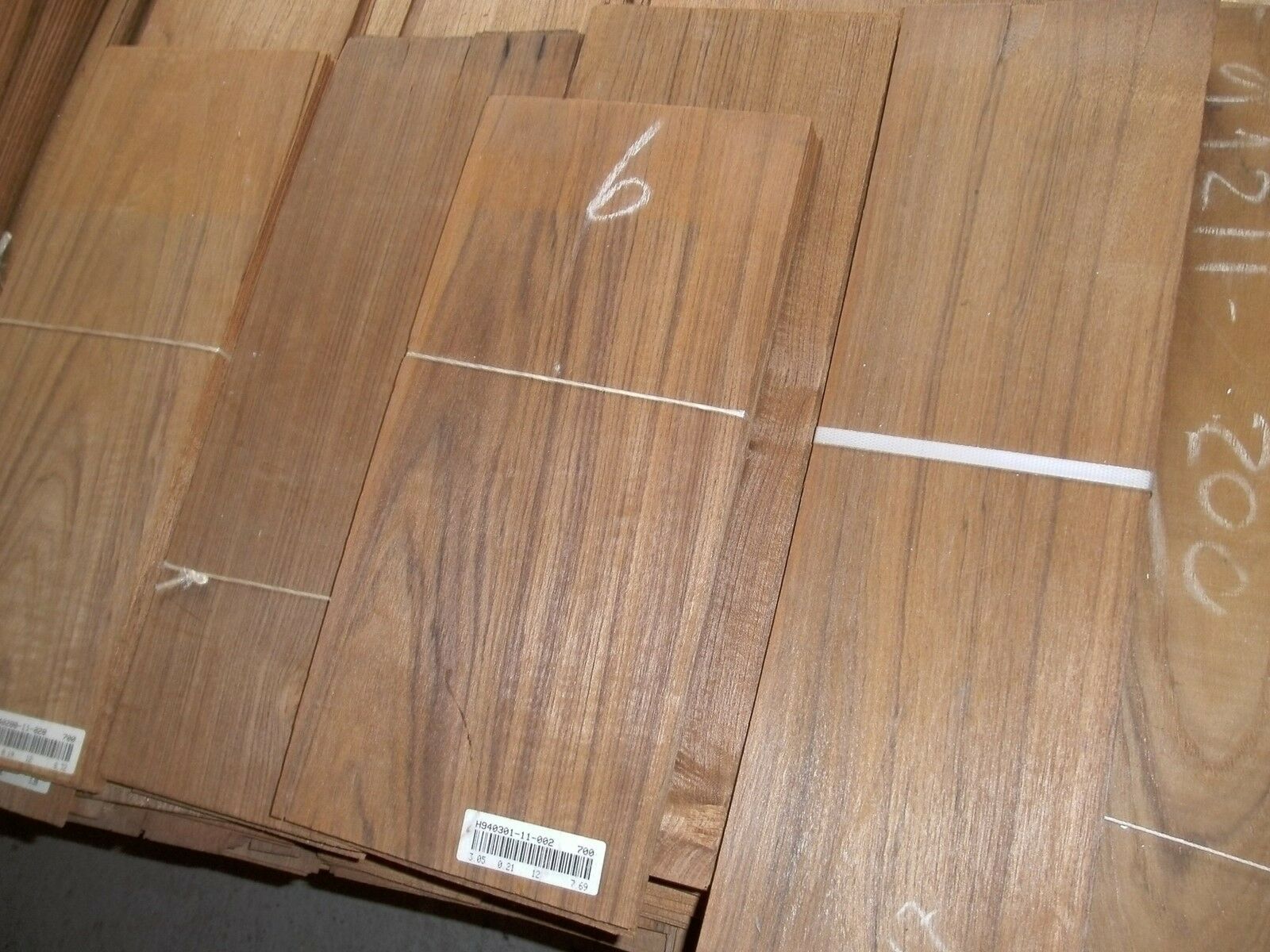 Mange til stede igen TEAK FINER 1,5MM . TEAK FINER TIL REPARATIONER.-OG HOBBY KORT LÆNGDER FRA 25 TIL 45CM,BREDDER FRA 10 CM TIL CA 18 CM.ENKELTE PAKKER ER BREDERE, DISSE LÆNGDER SÆLGES FOR KUN;155,-KR PR M2 Mange til stede igen TEAK FINER 1,5MM . TEAK FINER TIL REPARATIONER.-OG HOBBY KORT LÆNGDER FRA 25 TIL 45CM,BREDDER FRA 10 CM TIL CA 18 CM.ENKELTE PAKKER ER BREDERE, DISSE LÆNGDER SÆLGES FOR KUN;155,-KR PR M2
