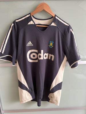 Fodboldtrøje, Brøndby IF udebane 2005/2006, Adidas, str. Medium, Lorentzen 7.

Fejler intet. Der er 