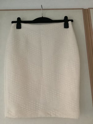 Vinternederdel, quiltet pencilskirt, ny, str. 36, 2nd day,  Creme,  Ubrugt, Så fin nederdel med quil