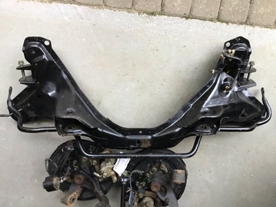 Andre reservedele, Bagbro og spindler, Honda Frv, årg. 2008, Bagbro og spindler med bærearm, bremsek
