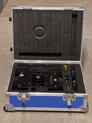 Cinema Dolly med flightcase og Tracks, 

· Kamera mount: 75mm & 100mm Adapters
· Maximum belastning 