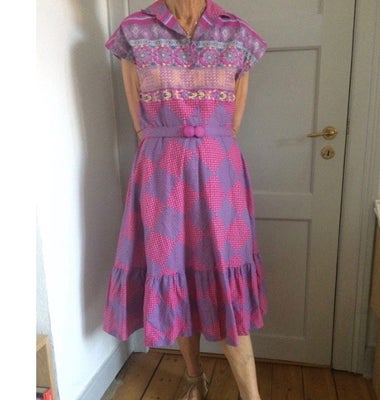 Sommerkjole, intet mærke, str. M, Vintage kjole fra 50’erne / 60’erne . Jeg sælger kjolen for min mo