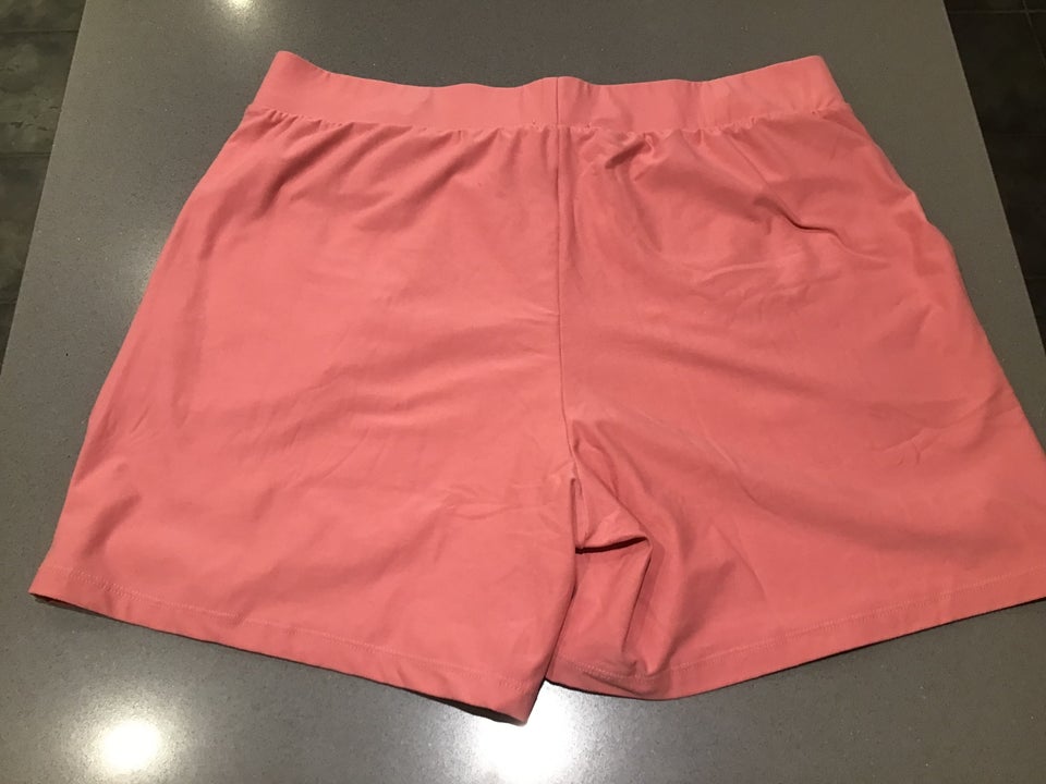 Shorts, LIBERTE ESSENTIEL, str. 30