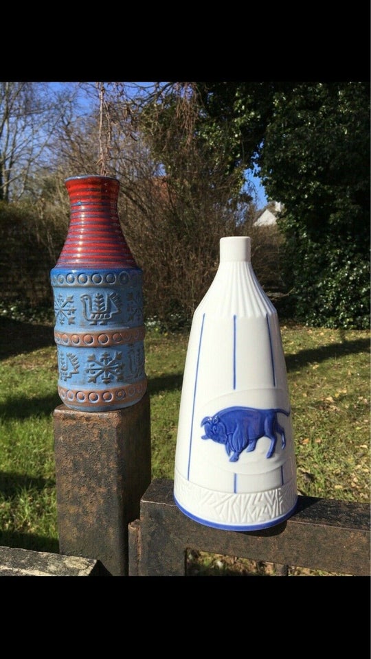 Skøn lille håndlavet/-malet keramik vase, Signeret