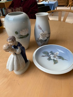 Porcelæn, Vaser, skål, figur, Den kongelige, 2 stk. porcelænsvaser
1 stk. figur af kyssende par
1 st