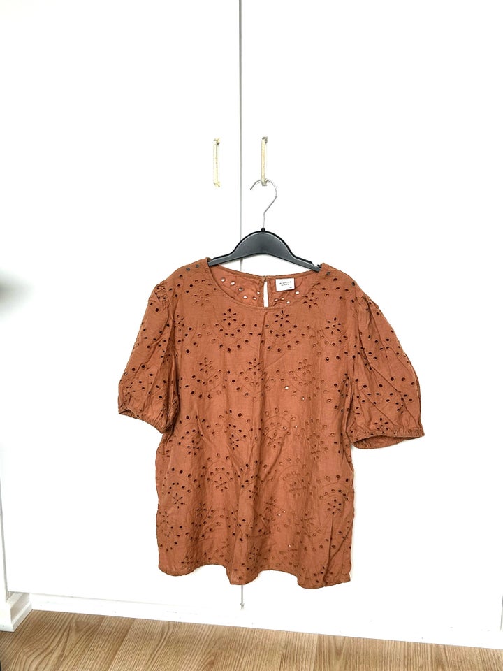 Bluse, Jaqueline de Yong, str. 40