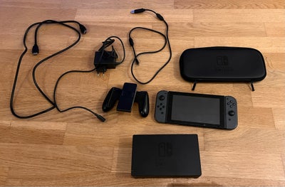 Nintendo Switch, V1, God, Velfungerende Nintendo Switch med dock, USB ladekabel, controller, taske. 
