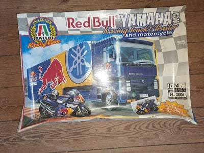 Modellastbil, Red Bull yamaha wcm Italeri racing team, skala 1:24, Usamlet no 3806