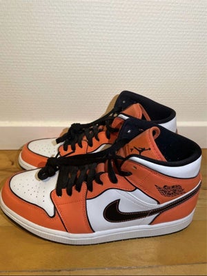 Sneakers, Nike Air Jordan 1, str. 44,  Orange,  Næsten som ny, Sælger disse sko da jeg nærmest aldri