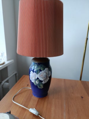Bing & Grøndahl, Porcelæn og messing, bordlampe, Bordlampe stor flot bordlampe 
Porcelæn m messing