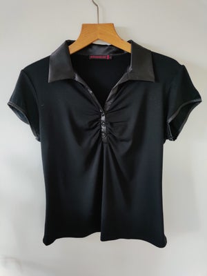 Polo t-shirt, Wearhouse, str. 42, Sort, Viskose/elastan , Næsten som ny, Elegant sort t-shirt med sa