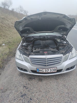 Mercedes E220, 2,2 CDi aut. BE, Diesel, aut. 2010, km 564000, sølvmetal, træk, klimaanlæg, ABS, airb