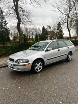 Volvo V40, 1,8, Benzin, 2002, km 193000, træk, klimaanlæg, aircondition, ABS, airbag, 5-dørs, st. ca