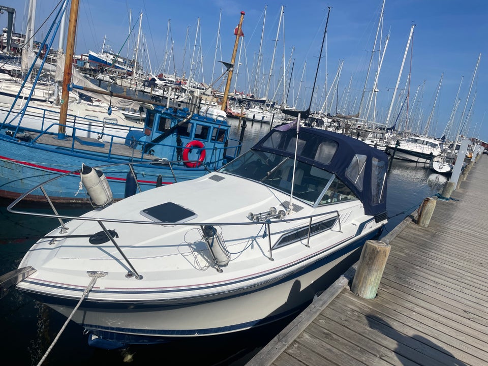 Speedbåd Weelcraft 24 fod med Gillelejehavneplads