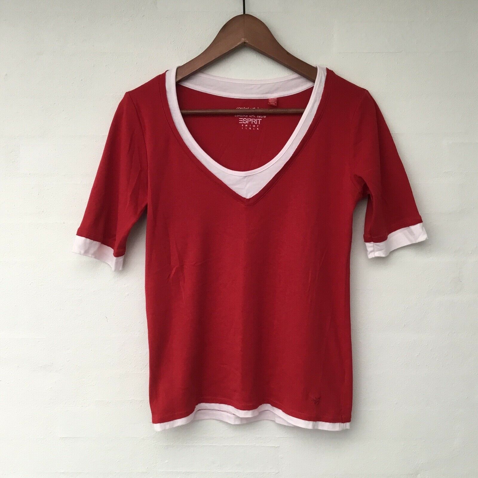 Bluse, Esprit smart rød t-shirt str. m med hvid kon, 38 – dba.dk – og Salg af Nyt og Brugt