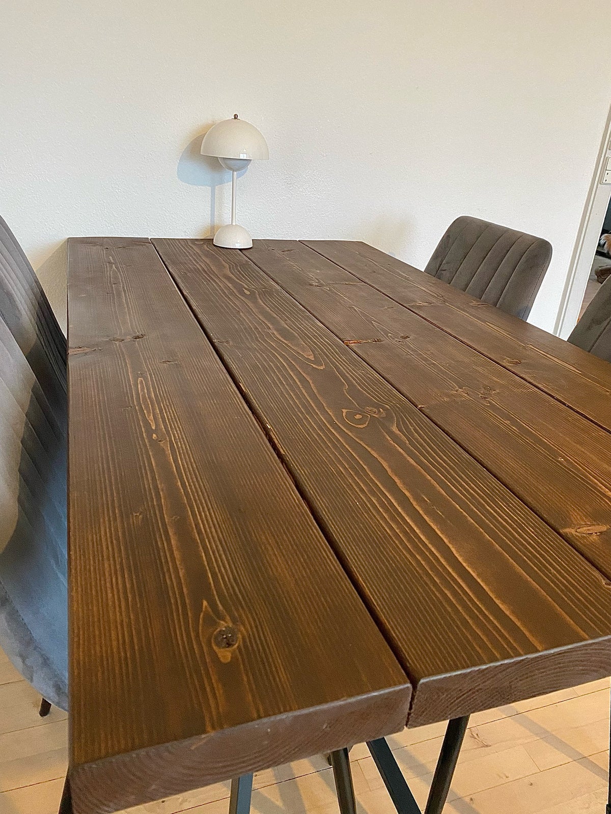 Spisebord m/stole, Træ, velour og stål