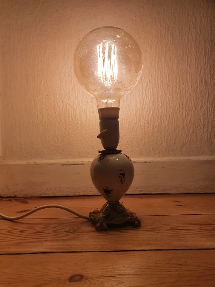 Anden bordlampe, Gammel smuk lampe
