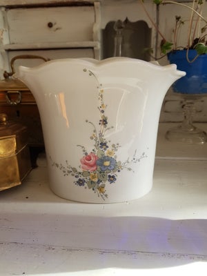 Porcelæn, Vase, Wintherberg, Fin vase, Winterberg Bavaria i hvidt porcelæn med blomster. 

Højde: 16