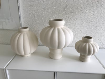 Keramik, Vase, Louise Roe, Louise Roe 
Balloon Vase 08 
Raw White

Vase er fra Louise Roe's smukke B