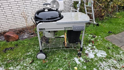 Kuglegrill, WEBER PERFORMER, Kul Grill men nye kul bakker virker perfekt 
Med gas stater med org sam