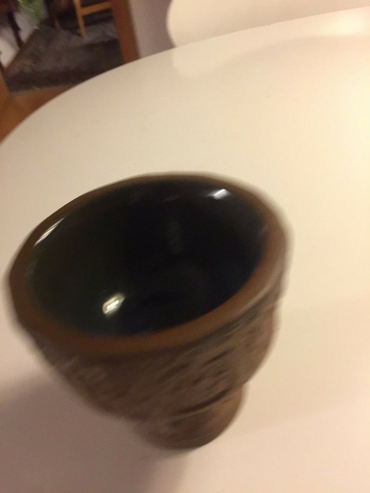 Keramik, Bornholms, motiv: Døbefond