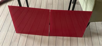 Opslags tavle, 2 stk røde glas opslagstavler 
Lille afslag i det ene hjørne
Begge for 50kr

