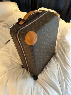 Kuffert, Louis Vuitton, Louis Vuitton Horizon 55 cabin bag. Brugt på 4 rejser. Har undgåelige brugss