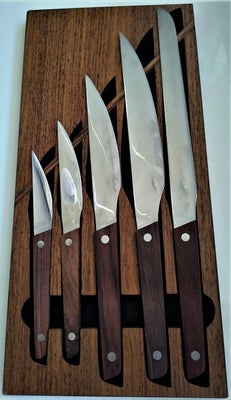 Japansk knivsæt, Made In Japan, Japansk knivsæt af rustfrit stål og teak.
Perfekt stand.
Fabrikat ik