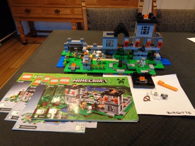 Lego Minecraft, 21127, Lego Minecraft, The Fortress, sæt nr. 21127 fra år 2016.
Brugt.
Mangler: Rødt