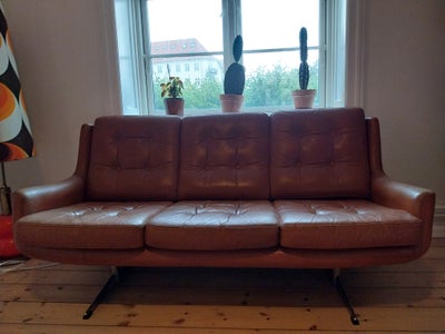 Sofa, læder, 3 pers., Fin original retro lædersofa med shakerben. 
Sofaen har lidt solmisfarvninger 