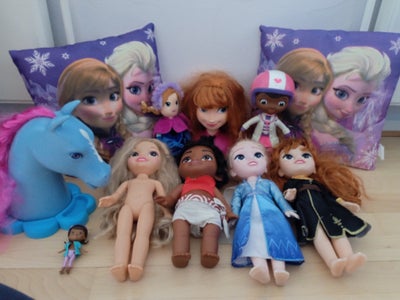 Disney, Dukker mm, Disney, Doktor Mcstuffins 
Frozen Elsa og Anna 
Pony
Rapunzel 
Belle 
Vaiana 
Duk