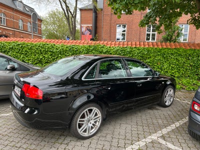 Audi A4, 1,6, Benzin, 2005, km 201000, sort, 4-dørs, 17" alufælge