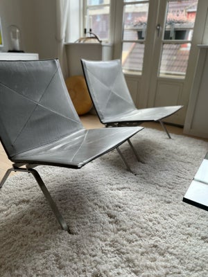 Poul Kjærholm, PK22, Lounge stol, 2 stk originale PK22 i Embrace Concrete Grey læder sælges grundet 