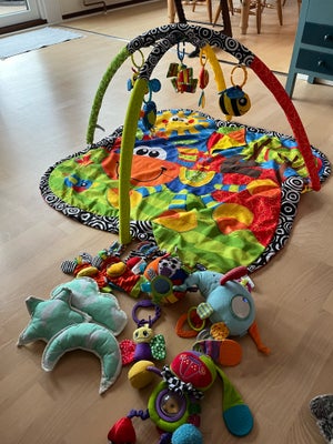 Blandet, Playgro og andet , aktivitetsstativ, Baby legetøj
Tøj rangler 
Aktivitetstæppe 
Sælges saml
