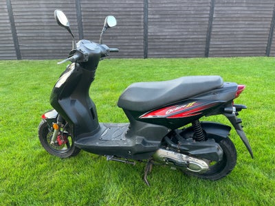 SYM Orbit II, 2011, 15400 km, Sort og rød, Stabil knallert klar til ny ejer??


Nyt batteri og CDI
K