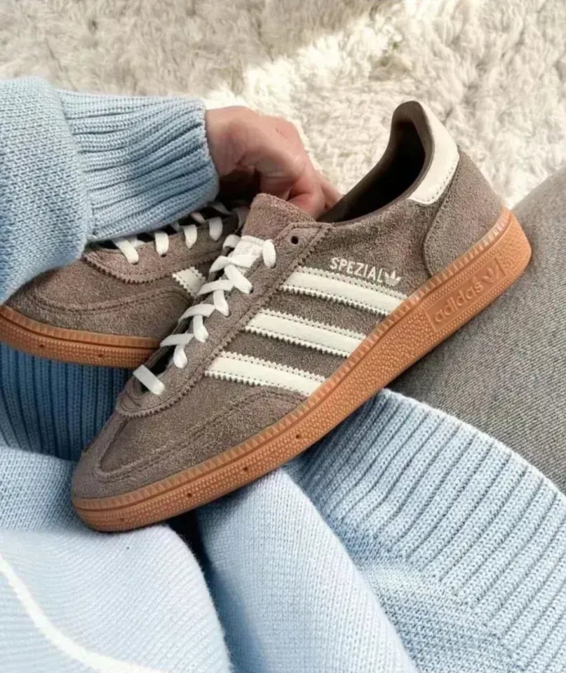 Sneakers, str. 39, Adidas