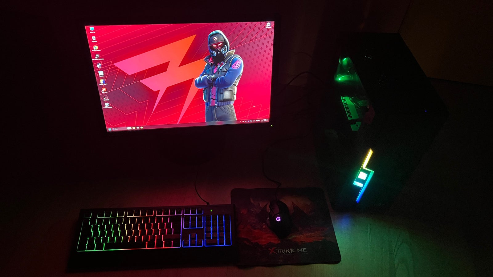 Intel, (Ny) Gamer PC Setup RGB Fortnite CS, Perfekt