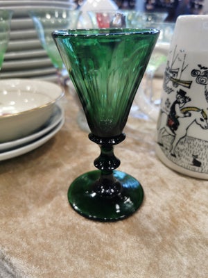 Porcelæn, Glas, Grøn Anglais glas
Sjældne helt grønne 11,5 cm
Kugleslebet i bunden
Der er 4 stk 
I f