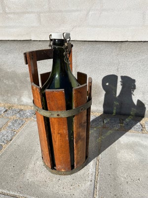 Flaske med holder, Korsør Bryggeri, Fin gammel patentflaske med holder i træ og metal. Højde 45 cm d