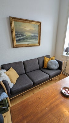 Sofa, 3 pers., 2 meter i længden. Sofaen har ingen pletter