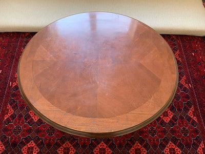 Sidebord, mahogni, b: 59 l: 65 h: 53, Rigtig fint bord i ovalformet, i mahogni mener jeg. Trænger ti