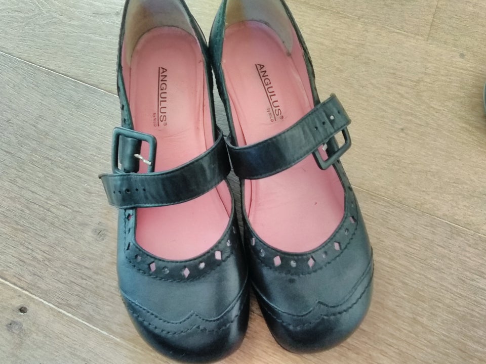 Pumps, str. 38,5, Angulus