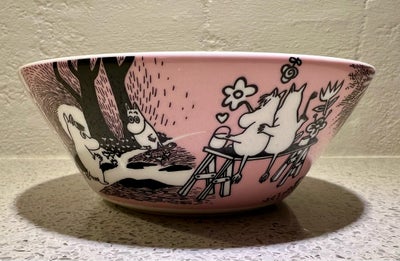 Porcelæn, Skål, Moomin by Arabia, Moomin Arabia Mumi Skål Ø15 cm, Kærlighed 

Snorkfrøkenen charmere