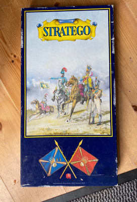 Stratego, brætspil, Komplet. Ok stand.