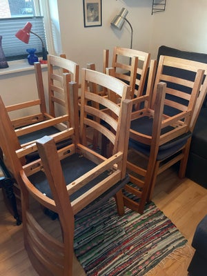 Spisebord m/stole, b: 90 l: 160, 8 stole og et bord med 2 tillægsplade a 46 cm.  Bordet er skilt ad,