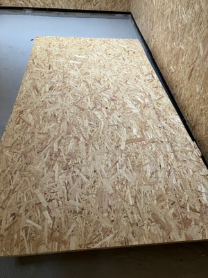 Krydsfinerplade, OSB3, TG2 18mm konstruktion 122x244cm fer/not på 2 sider, svanemærket.
3 stk haves,