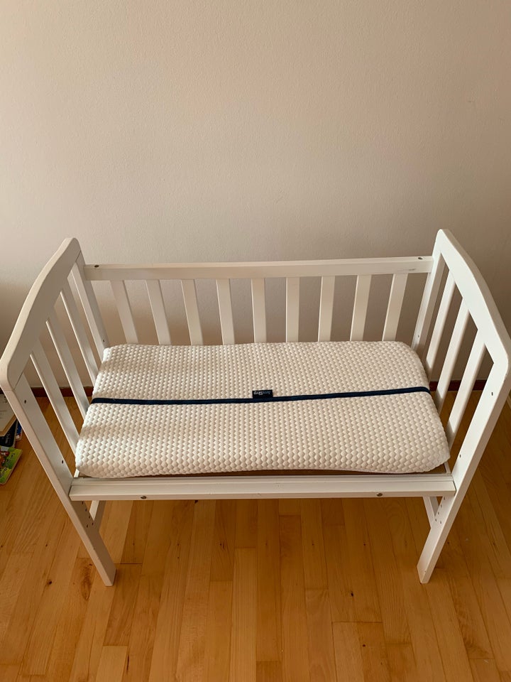 Babyseng Babydan bedside crib dba Kob og Salg af Nyt og Brugt