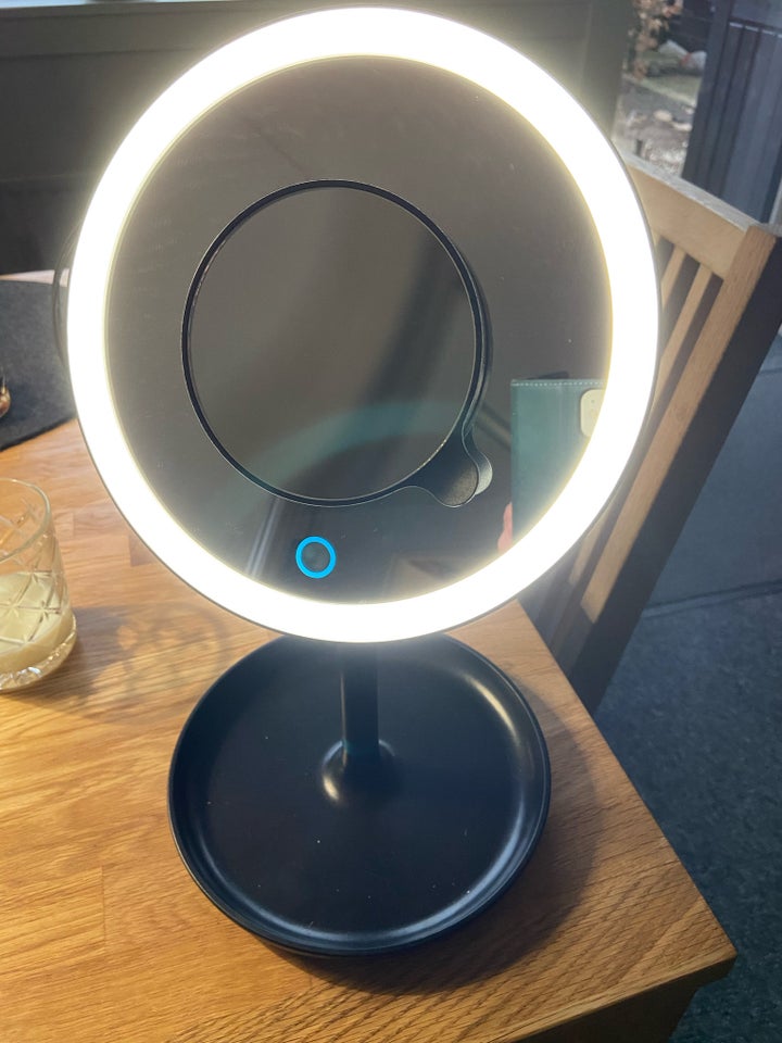 Spejl, Spejl med LED lys og forstørrelses spejl, Beurer make
