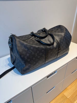 Weekendtaske, Louis Vuitton, Louis Vuitton Keepall 55 i kanon stand. 
Brugt 5-10 gange. 
Stand 9,5/1